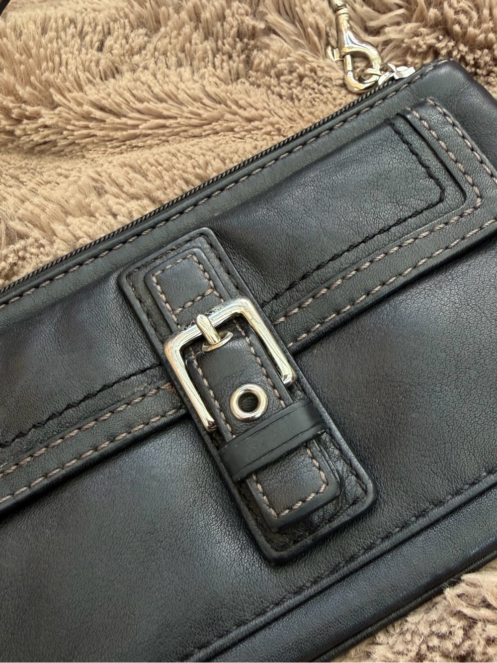 Vintage Coach Hamptons Soho Black Leather Wristlet Buckle Pocket Wallet Zip Y2K - Picture 6 of 11
